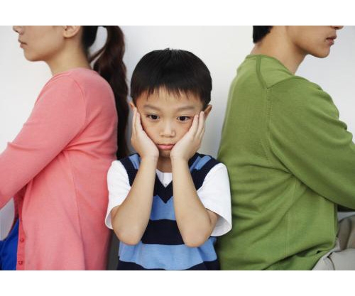 主要导致孤独症儿童环游焦虑症的原因有什么呢？